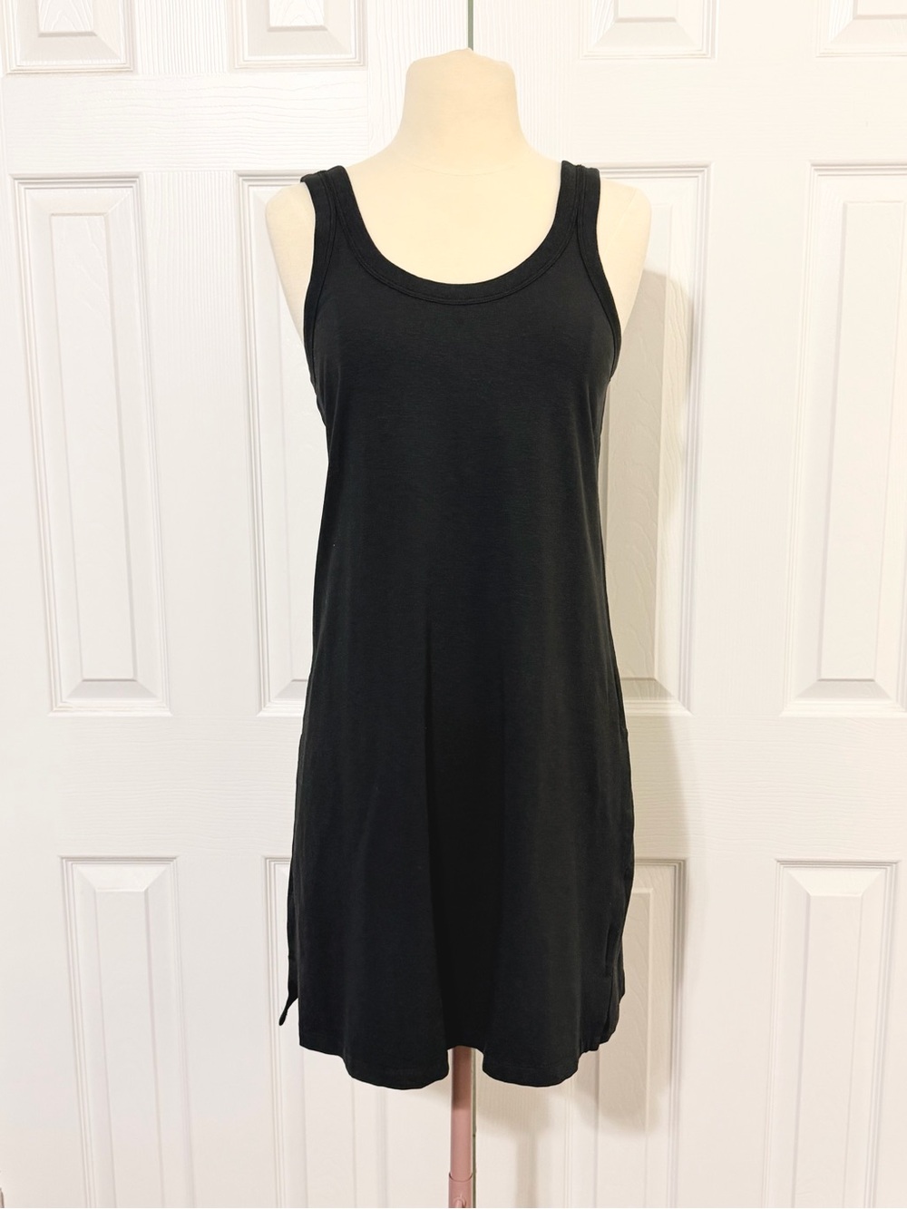 lululemon athletica Black Sleeveless Scoop Neck Mini Dress